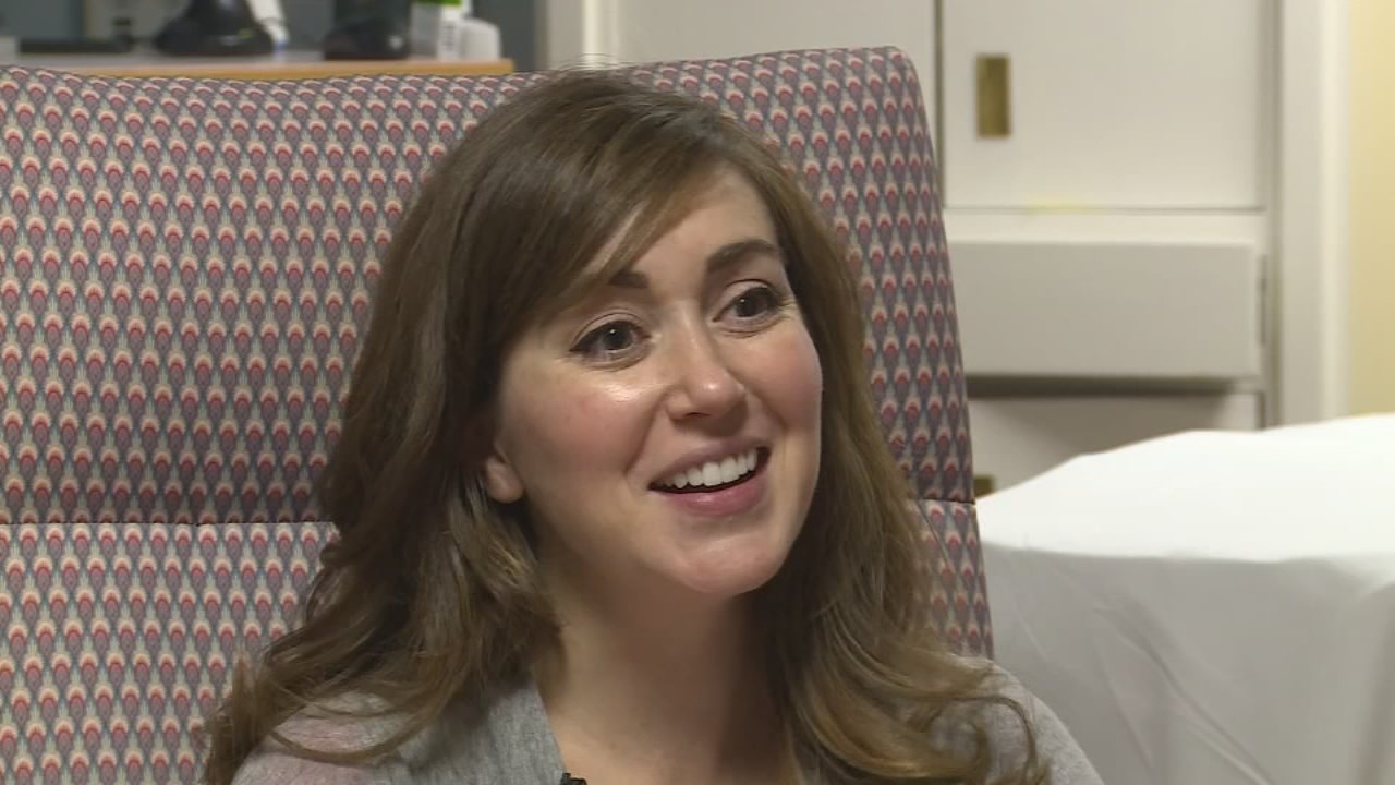 Kentucky doctor takes break from giving birth to help deliver baby in distress