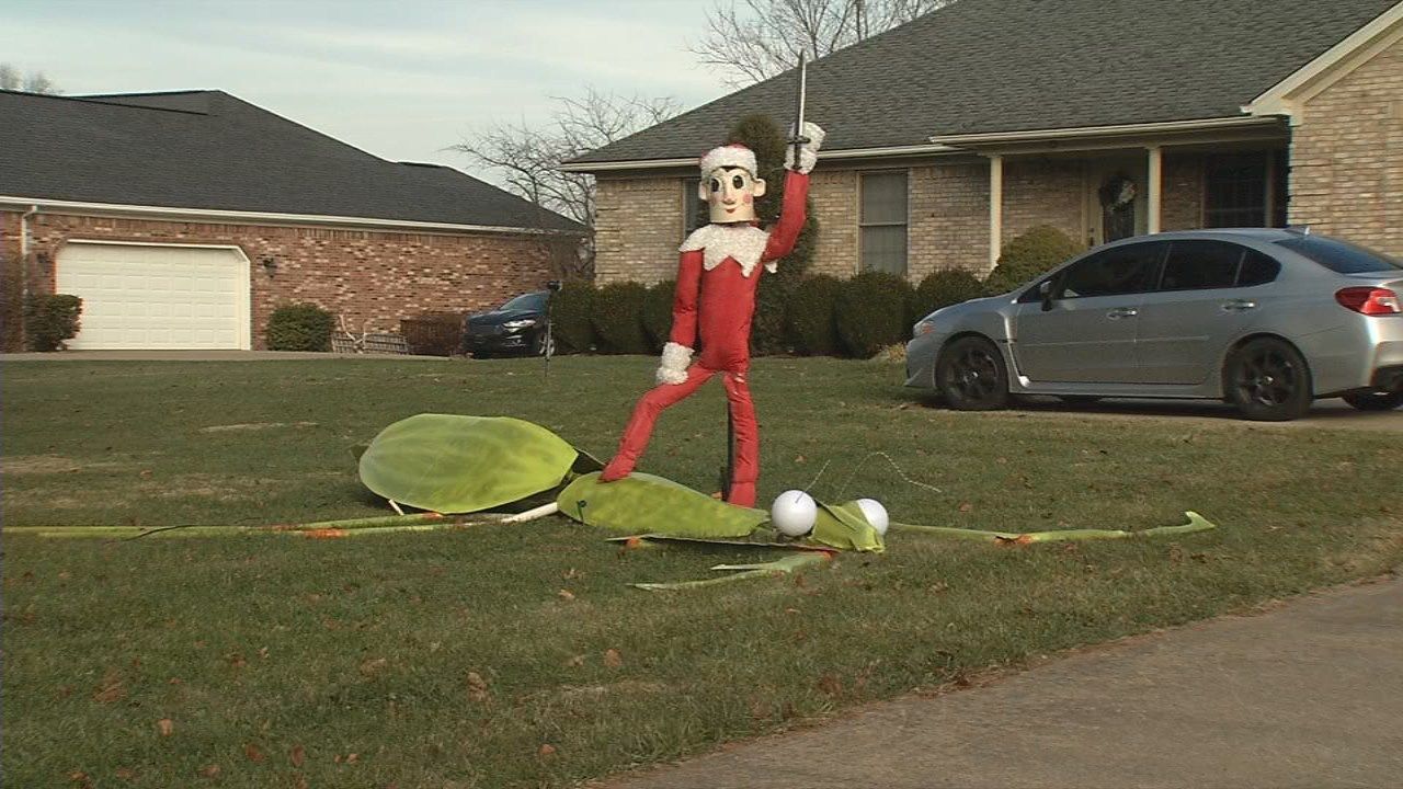 Giant 'Elf on the Shelf display delights southern Indiana Christ - WDRB
