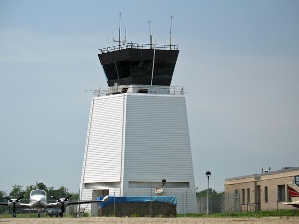 Cuts could close 3 Ky. airport towers - WDRB 41 Louisville News
