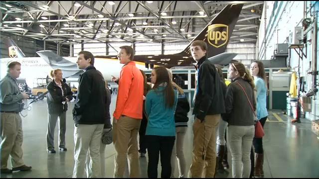 High school students tour UPS Worldport - WDRB 41 Louisville News