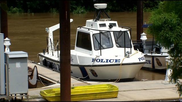 Louisville Metro Police River Patrol asks boaters to stay off the Ohio River this weekend - WDRB ...