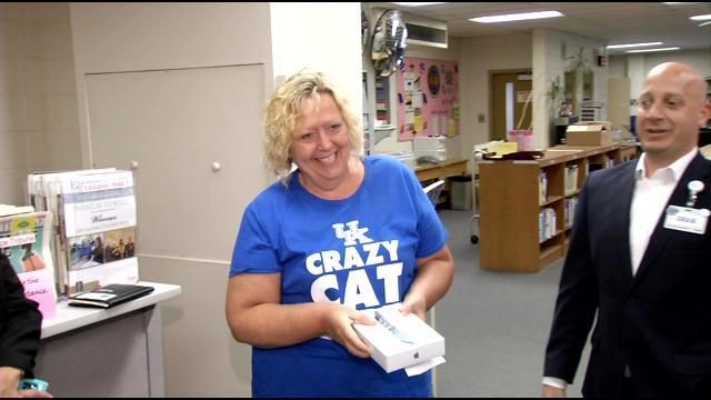 Walmart gives special surprise to Goldsmith Elementary teacher WDRB