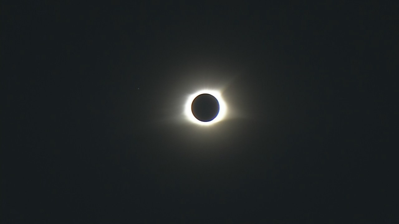 People from across the country amazed by total solar eclipse in ...