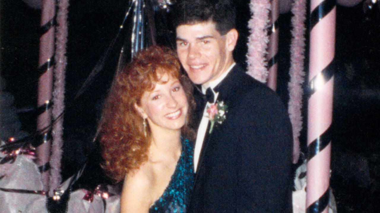 SLIDESHOW: Prom pictures with Lynn's Paradise Cafe - WDRB 41 Louisville ...