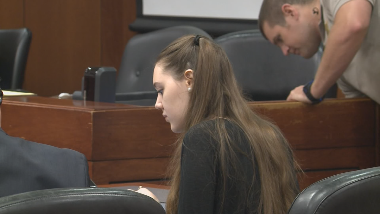 Trial begins for woman accused of stabbing teen outside Portland gas