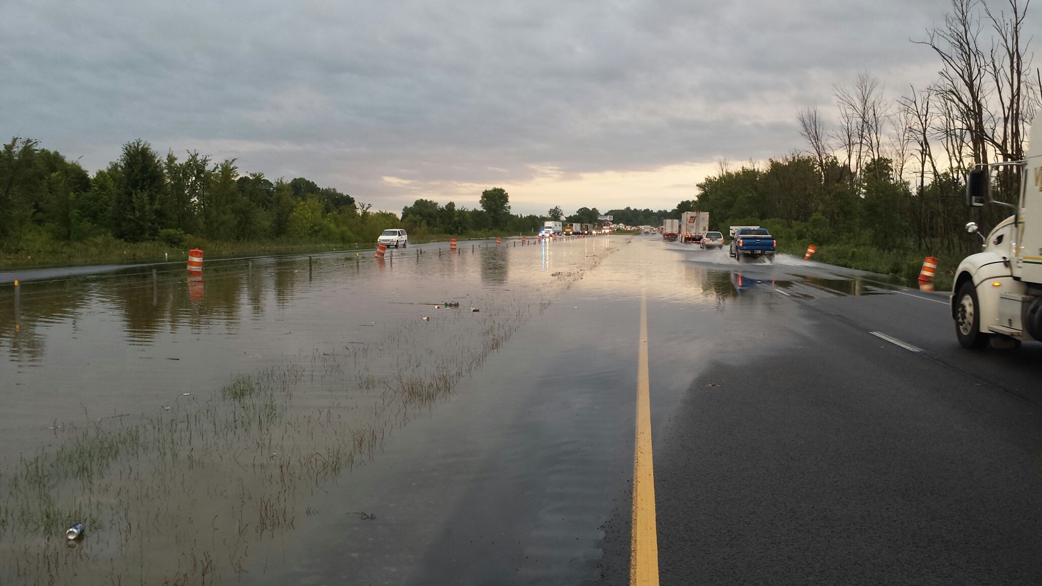 Flood waters threaten to close I-65 in Jackson Co., Indiana - WDRB 41 ...